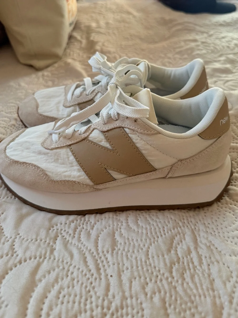 New Balance 237 Women’s Suede Sneaker 6.5 - Picture 3 of 9